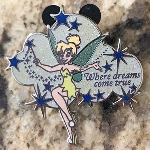 Disney Tinkerbell exclusive pixie dust trading pin